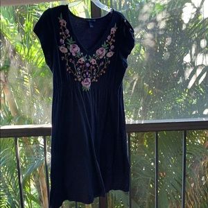 Embroidered ladies casual dress